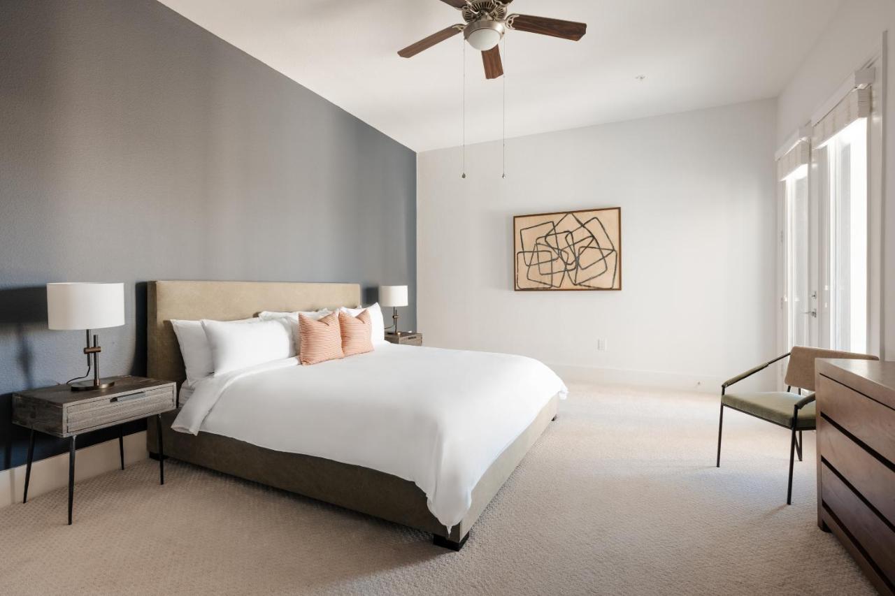 Sonder The Hampstead Houston Exterior photo