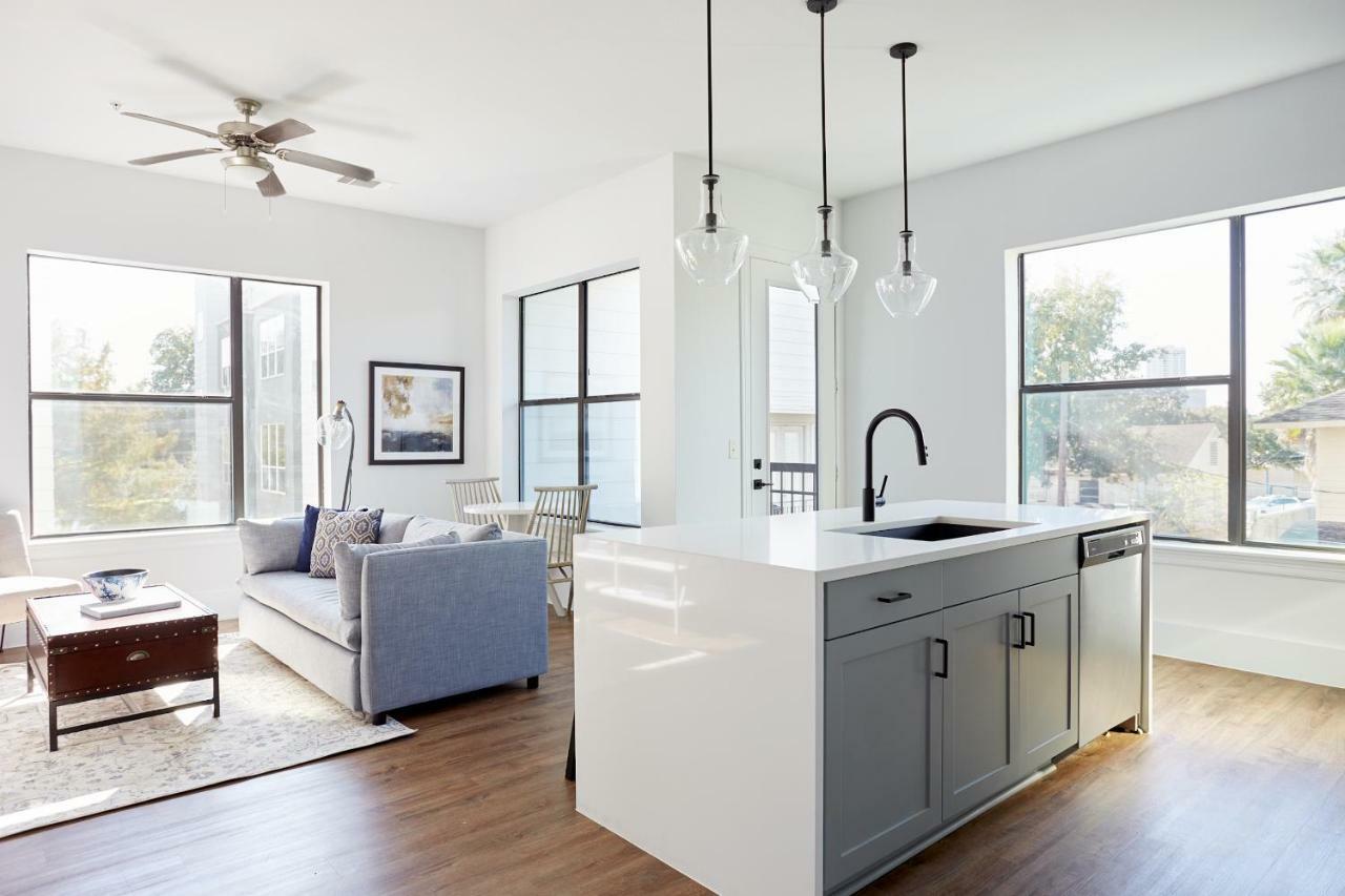 Sonder The Hampstead Houston Exterior photo